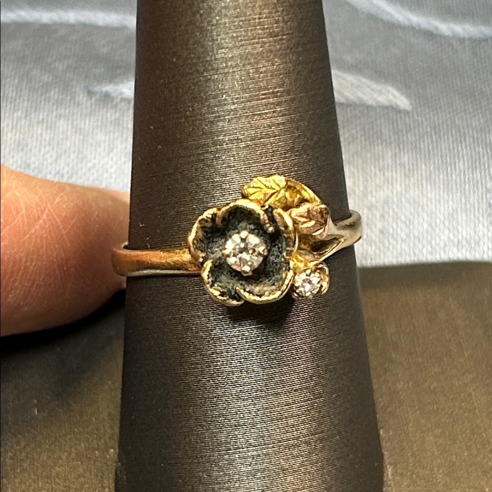 444394 14k yg flower diamond ring